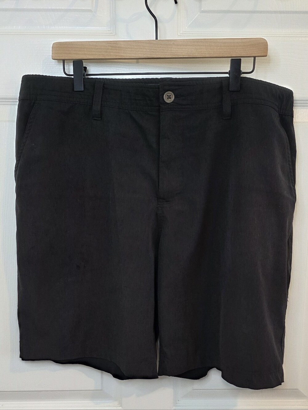 Norm Thompson Men's Black Shorts Size 38